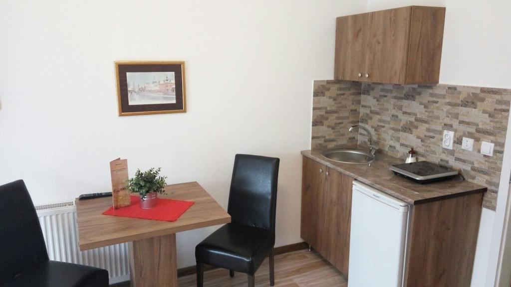 Apartments Victoria 022 Vrdnik Εξωτερικό φωτογραφία
